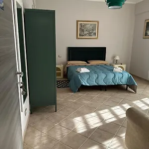 https://le-quattro-lune-tuscolana-roma-centro.it-romehotels.com